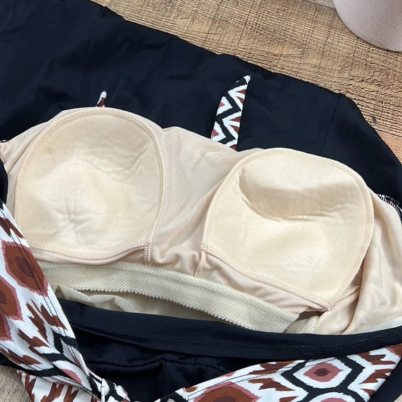 Contour By Beach Scene Black Tan Patterned Halter One Piece Swimsuit Womens 16 - Picture 6 of 8